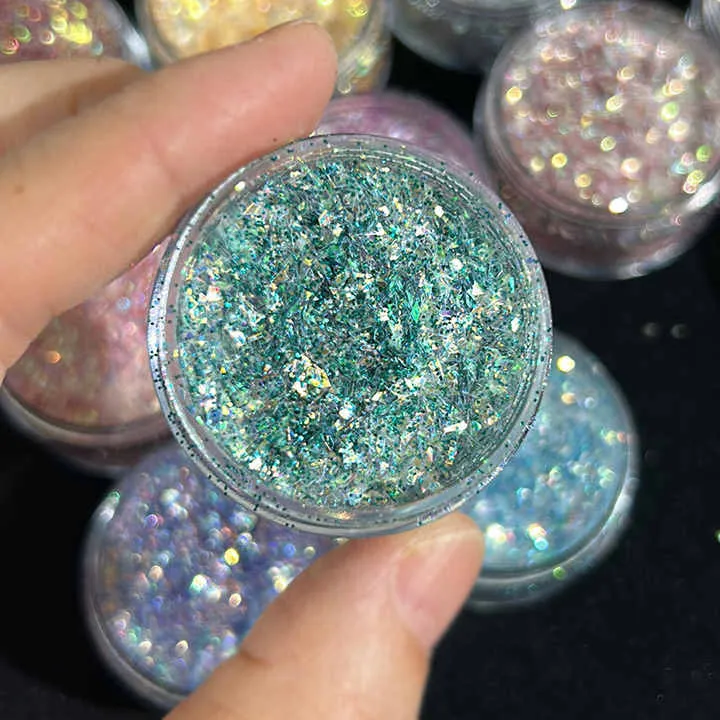 Multi-chrome eyeshadow in rainbow candy glitter colors ظلال عيون متعددة الكروم بألوان قوس قزح حلوى لامعة