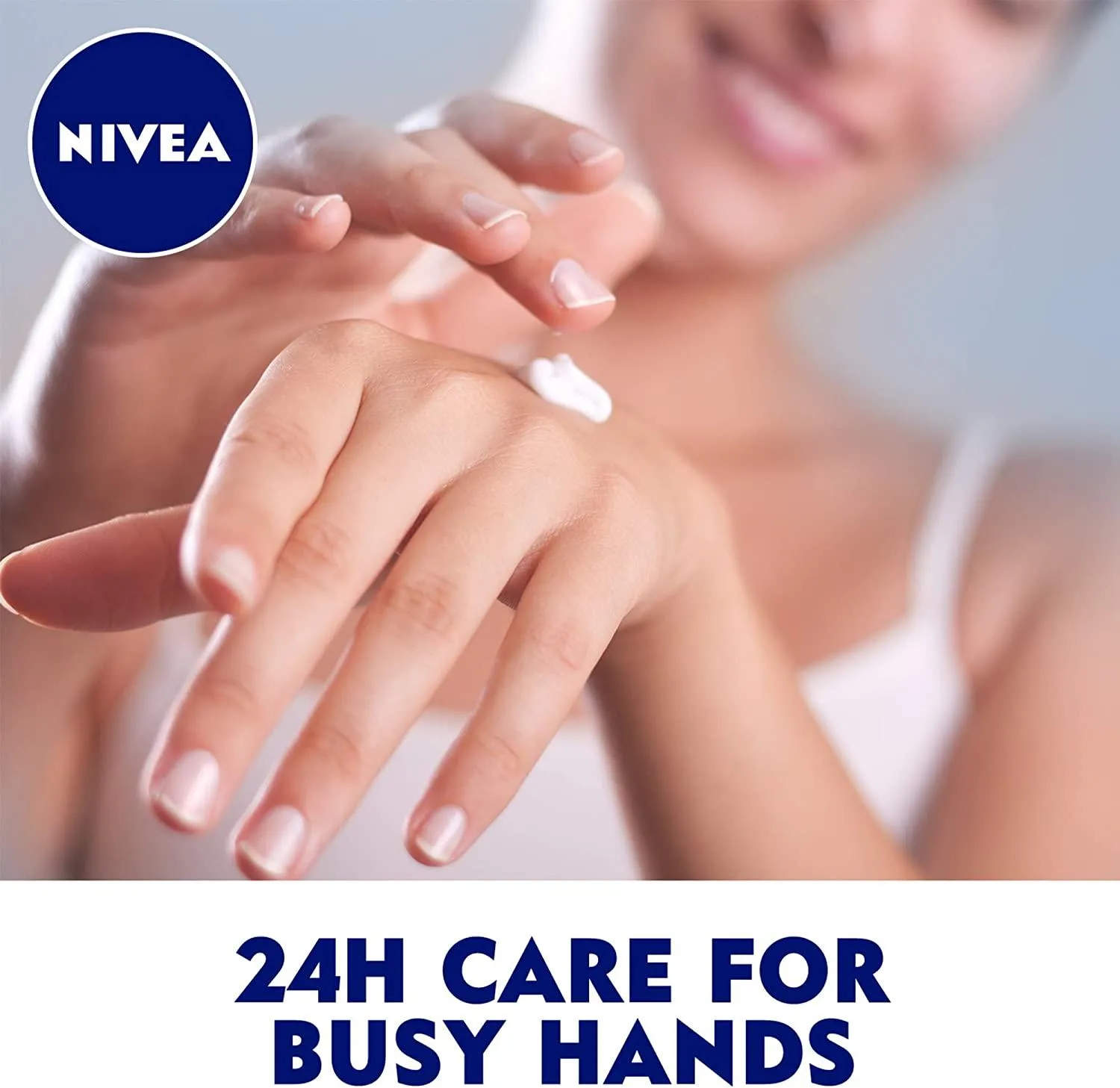NIVEA Hand Cream Moisturising, Smooth Hands & Nail Care, Macadania Oil & Lotus Flower, 100ml