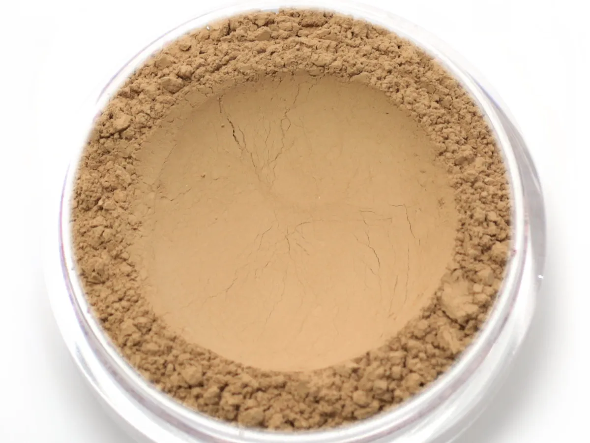 "Caramel" - Delicate Mineral Powder Foundation